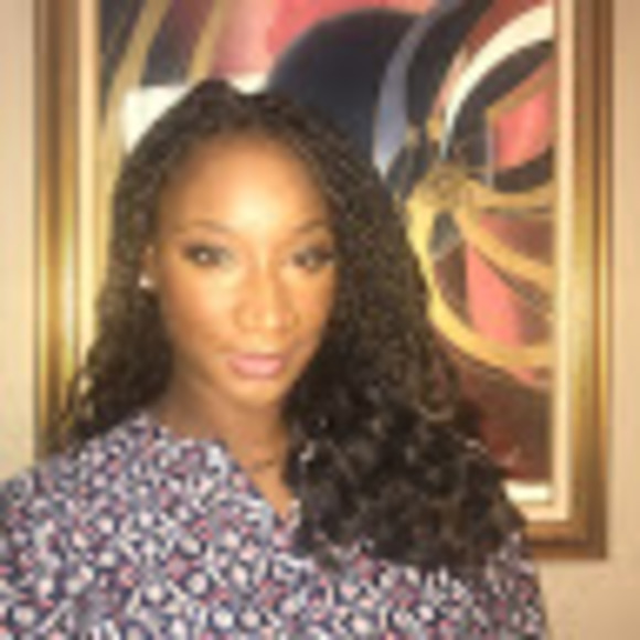 Meet your Posher, Monique - Picture 1 of 1